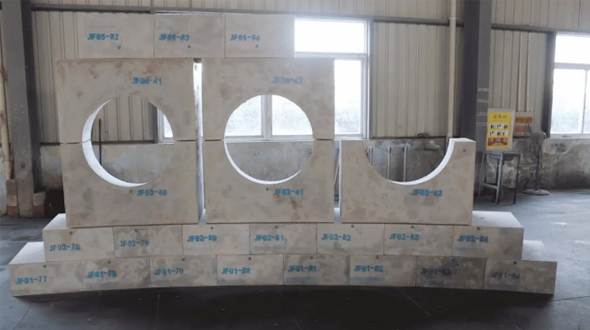 首鋼京唐1#高爐瑞爾陶瓷墊、風(fēng)口組合磚砌筑完成